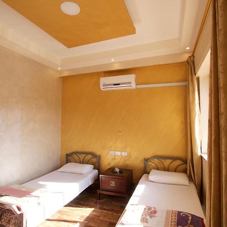 Erasmus Student House By Sunrise Hostel Amman Bagian luar foto