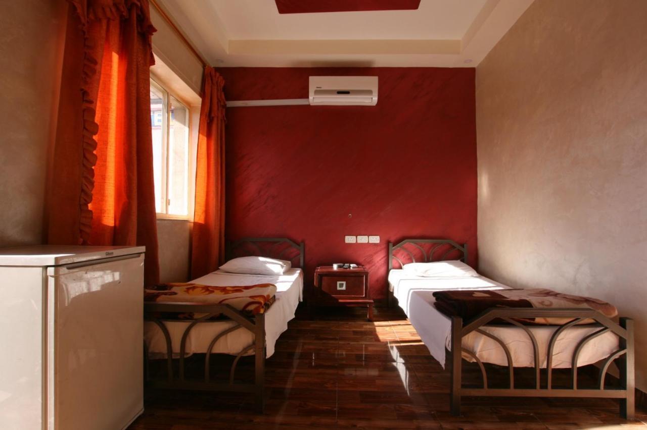 Erasmus Student House By Sunrise Hostel Amman Bagian luar foto