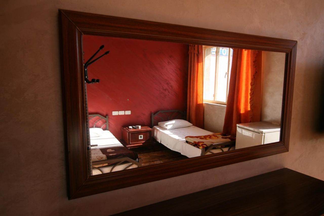 Erasmus Student House By Sunrise Hostel Amman Bagian luar foto